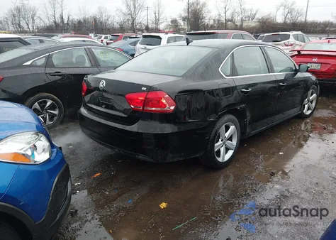 2013 Volkswagen Passat 2.5L Se z USA, uszkodzony, nr VIN 1VWBP7A3XDC121934